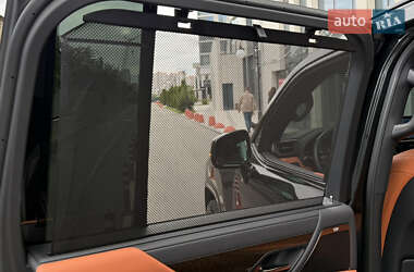 Позашляховик / Кросовер Lexus LX 2022 в 