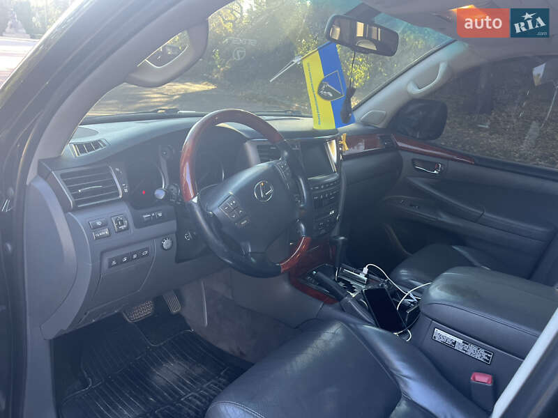 Позашляховик / Кросовер Lexus LX 2008 в Корсунь-Шевченківському