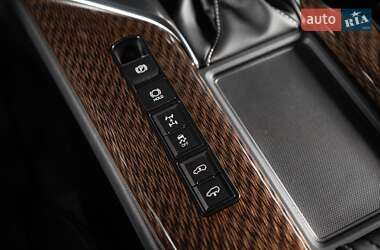 Позашляховик / Кросовер Lexus LX 2021 в 