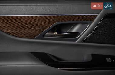 Позашляховик / Кросовер Lexus LX 2021 в 