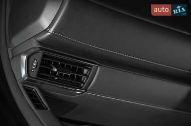 Позашляховик / Кросовер Lexus LX 2021 в 