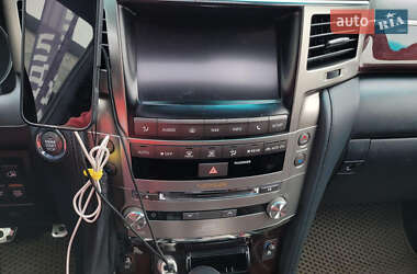 Позашляховик / Кросовер Lexus LX 2013 в 