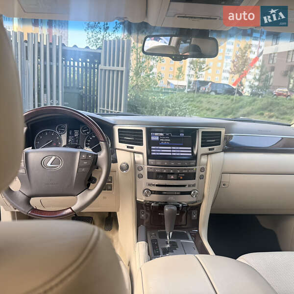 Внедорожник / Кроссовер Lexus LX 2012 в Киеве