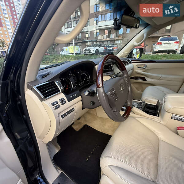 Внедорожник / Кроссовер Lexus LX 2012 в Киеве