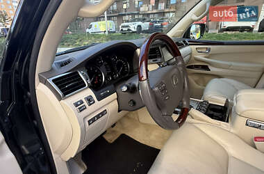 Позашляховик / Кросовер Lexus LX 2012 в 