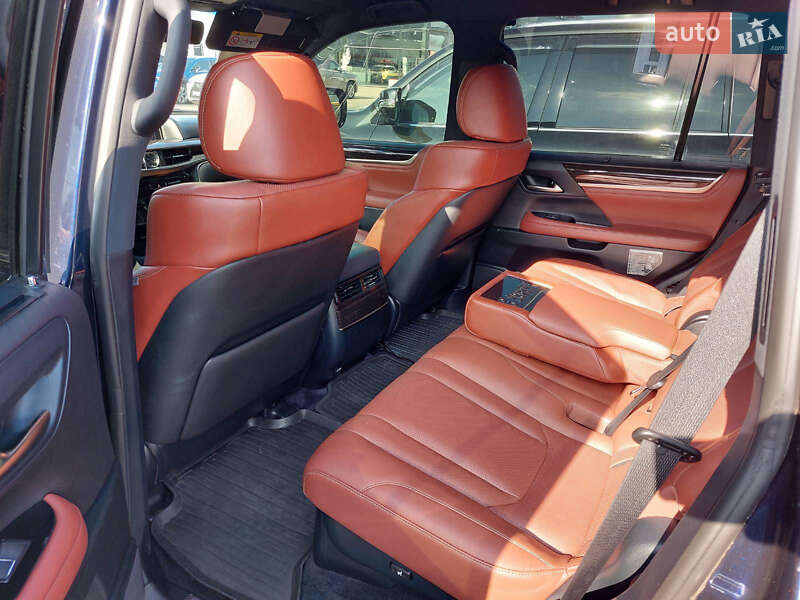 Позашляховик / Кросовер Lexus LX 2017 в Києві