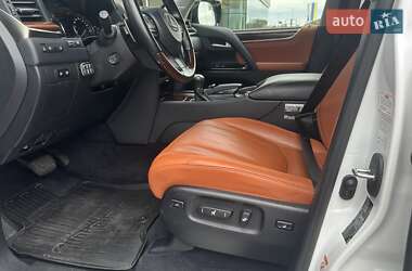 Позашляховик / Кросовер Lexus LX 2017 в 
