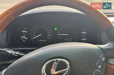 Внедорожник / Кроссовер Lexus LX 2005 в 