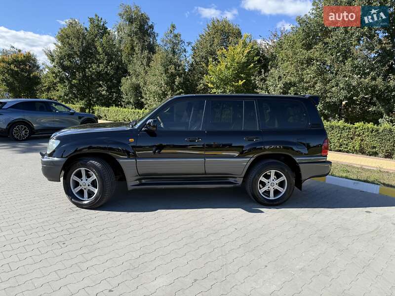 Внедорожник / Кроссовер Lexus LX 2004 в Буче