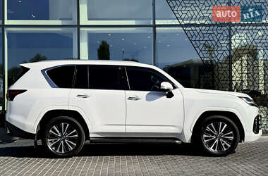 Внедорожник / Кроссовер Lexus LX 2023 в 