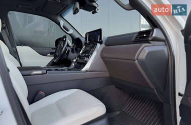 Внедорожник / Кроссовер Lexus LX 2023 в 