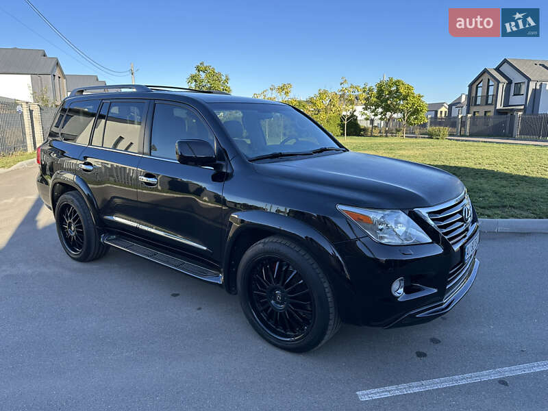 Внедорожник / Кроссовер Lexus LX 2011 в 