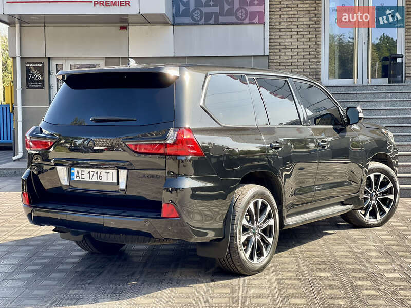 Позашляховик / Кросовер Lexus LX 2017 в Кам'янському