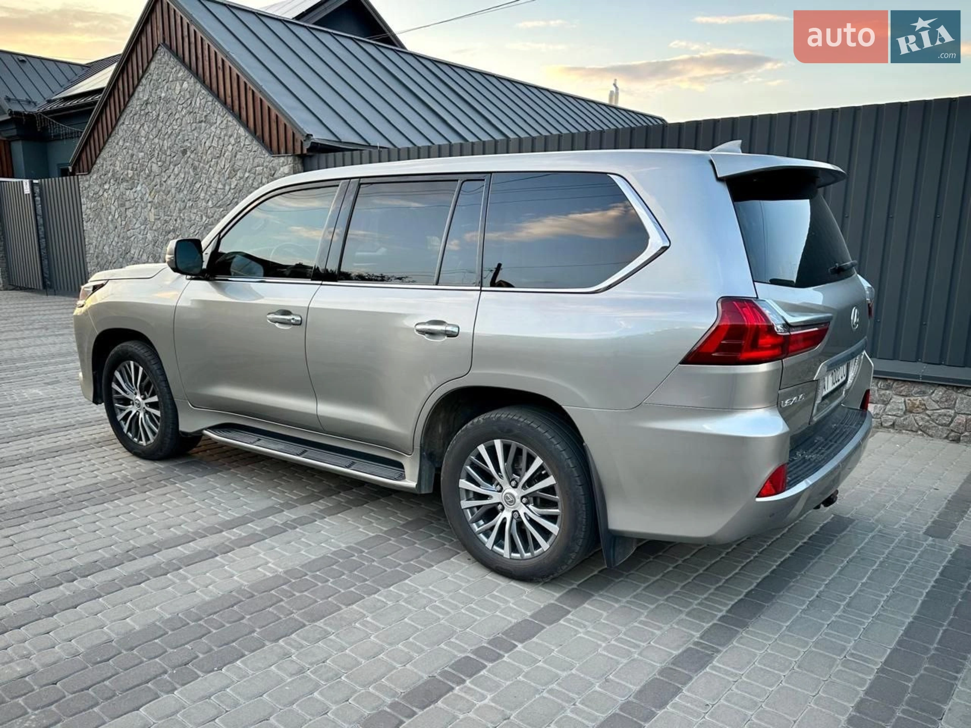 2017 Lexus LX - мініатюра 2
