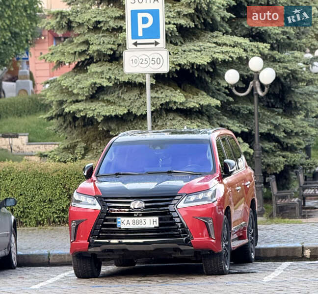 Позашляховик / Кросовер Lexus LX 2017 в Чернівцях