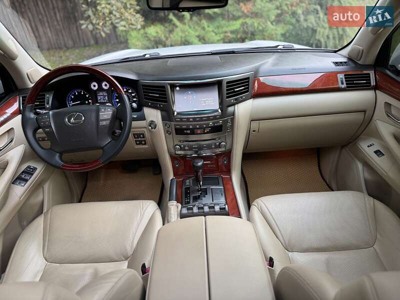 Позашляховик / Кросовер Lexus LX 2008 в Львові
