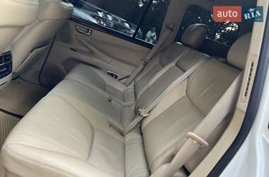 Внедорожник / Кроссовер Lexus LX 2008 в 