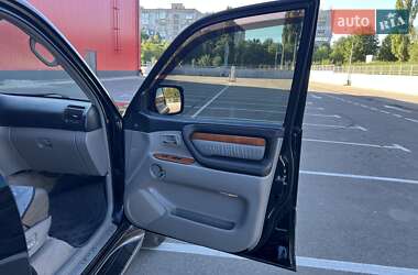 Позашляховик / Кросовер Lexus LX 2005 в 
