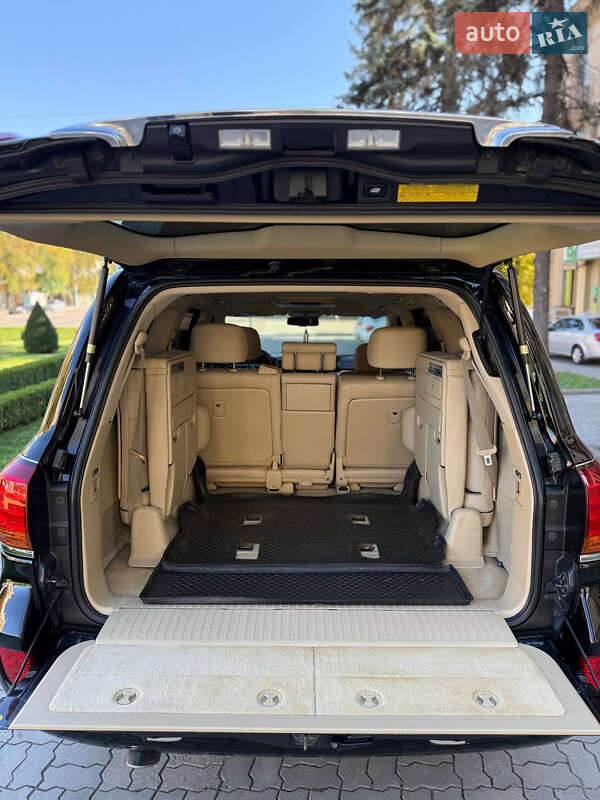 Позашляховик / Кросовер Lexus LX 2008 в Полтаві