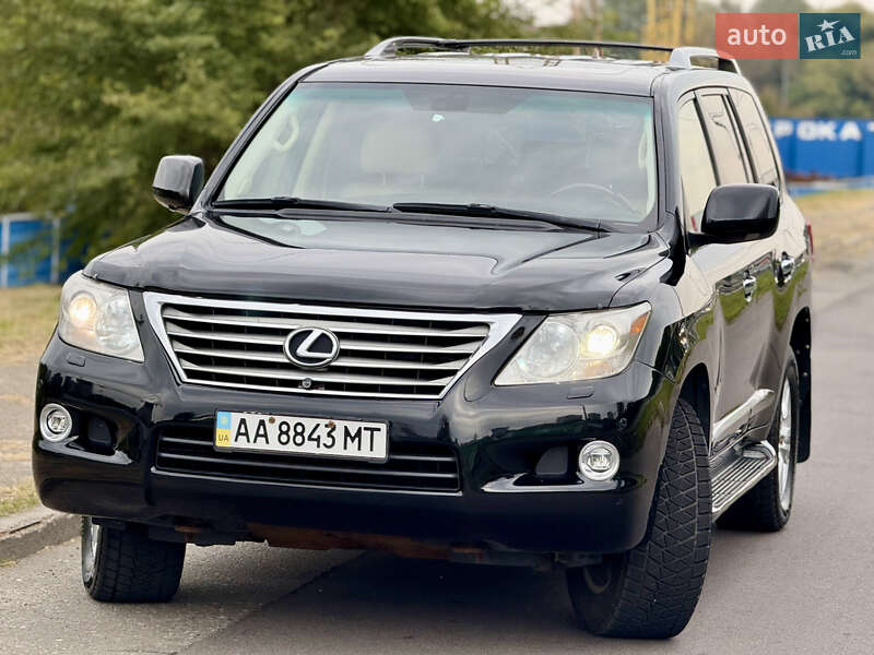 Внедорожник / Кроссовер Lexus LX 2008 в 