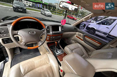 Позашляховик / Кросовер Lexus LX 2005 в 