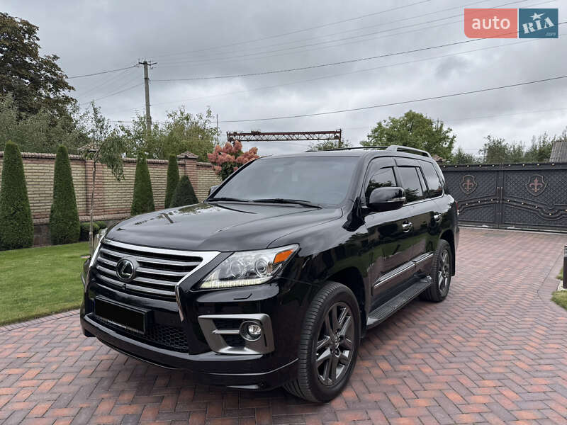 Внедорожник / Кроссовер Lexus LX 2014 в Сарнах