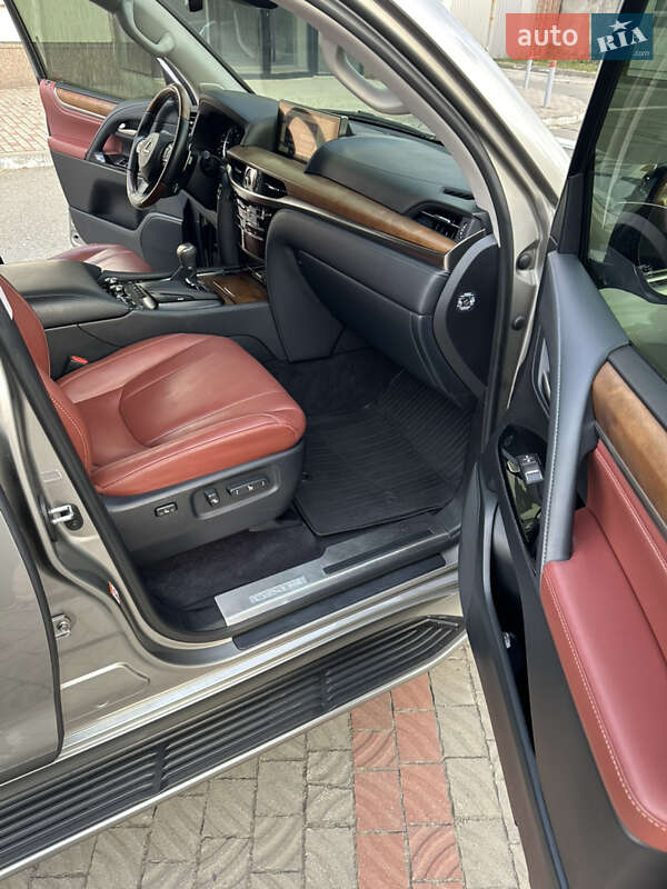 Позашляховик / Кросовер Lexus LX 2016 в Дніпрі фото 35 Позашляховик / Кросовер Lexus LX 2016 в Дніпрі