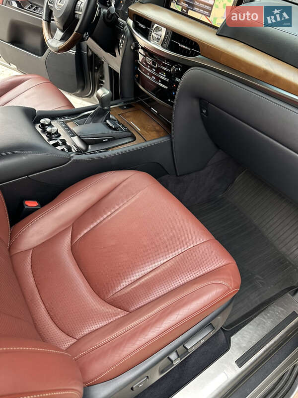 Позашляховик / Кросовер Lexus LX 2016 в Дніпрі фото 18 Позашляховик / Кросовер Lexus LX 2016 в Дніпрі