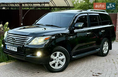 Позашляховик / Кросовер Lexus LX 2010 в 