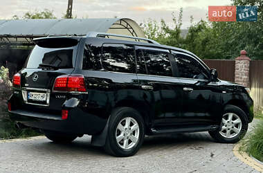 Позашляховик / Кросовер Lexus LX 2010 в 