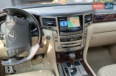 Позашляховик / Кросовер Lexus LX 2013 в 