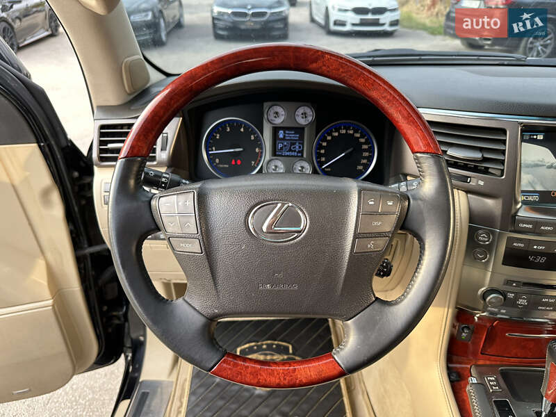 Позашляховик / Кросовер Lexus LX 2008 в Харкові