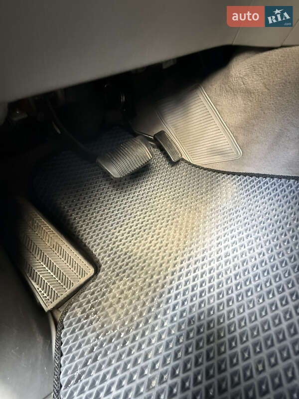 Позашляховик / Кросовер Lexus LX 2005 в Чернігові