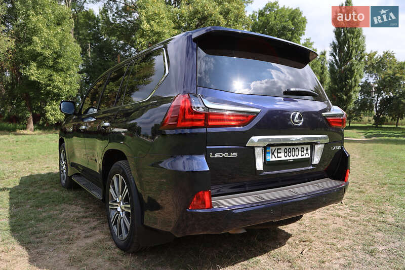 Позашляховик / Кросовер Lexus LX 2016 в Марганці