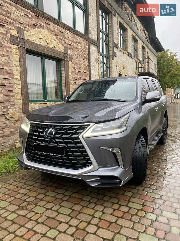 Позашляховик / Кросовер Lexus LX 2016 в Івано-Франківську