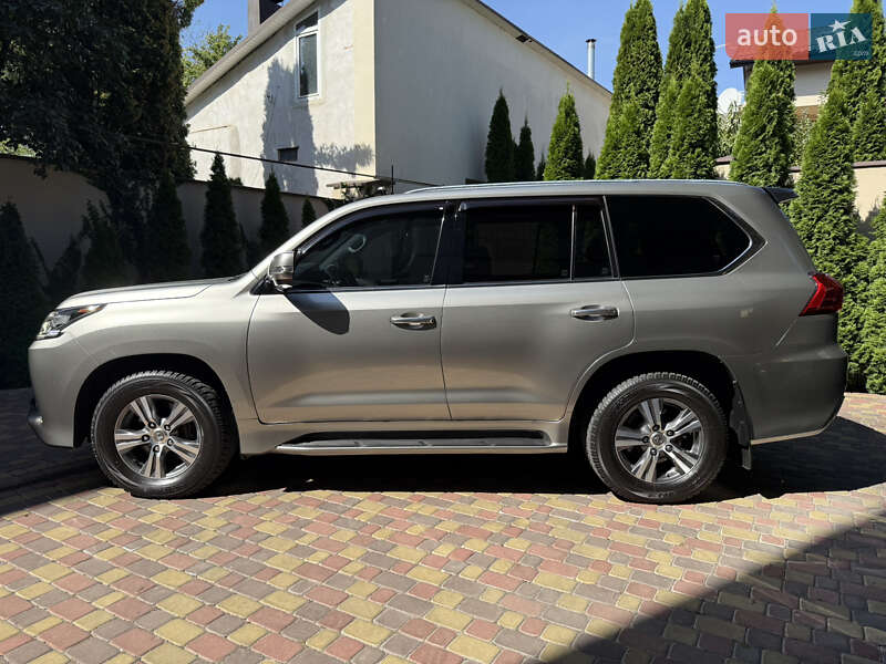 Позашляховик / Кросовер Lexus LX 2017 в Івано-Франківську