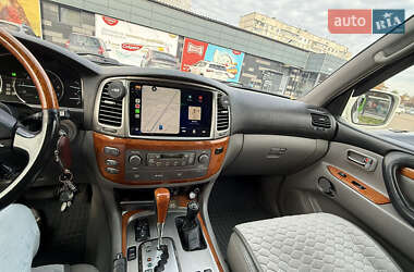 Внедорожник / Кроссовер Lexus LX 2006 в 