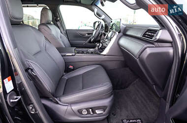 Позашляховик / Кросовер Lexus LX 2024 в 