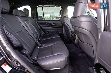 Позашляховик / Кросовер Lexus LX 2024 в 
