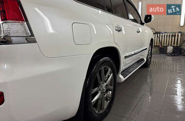 Позашляховик / Кросовер Lexus LX 2012 в 