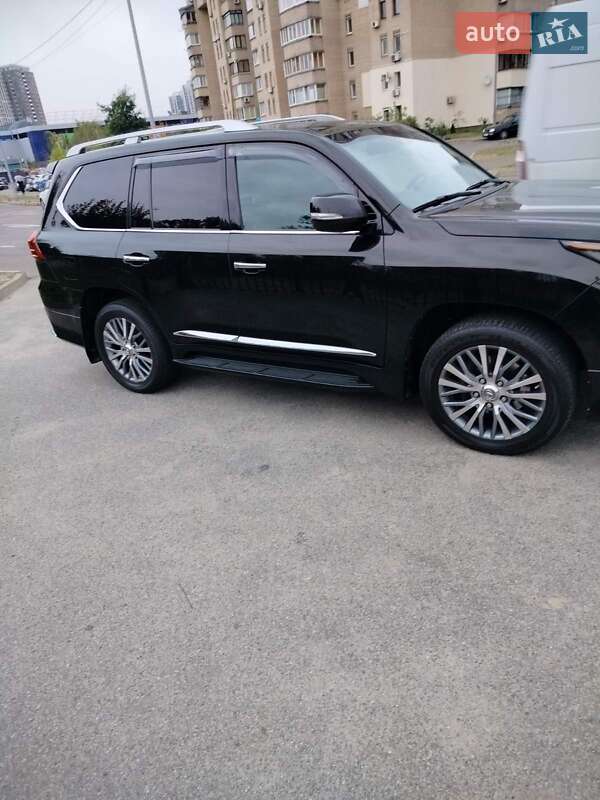 Позашляховик / Кросовер Lexus LX 2017 в Києві