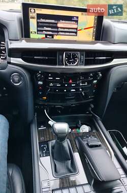 Позашляховик / Кросовер Lexus LX 2017 в 