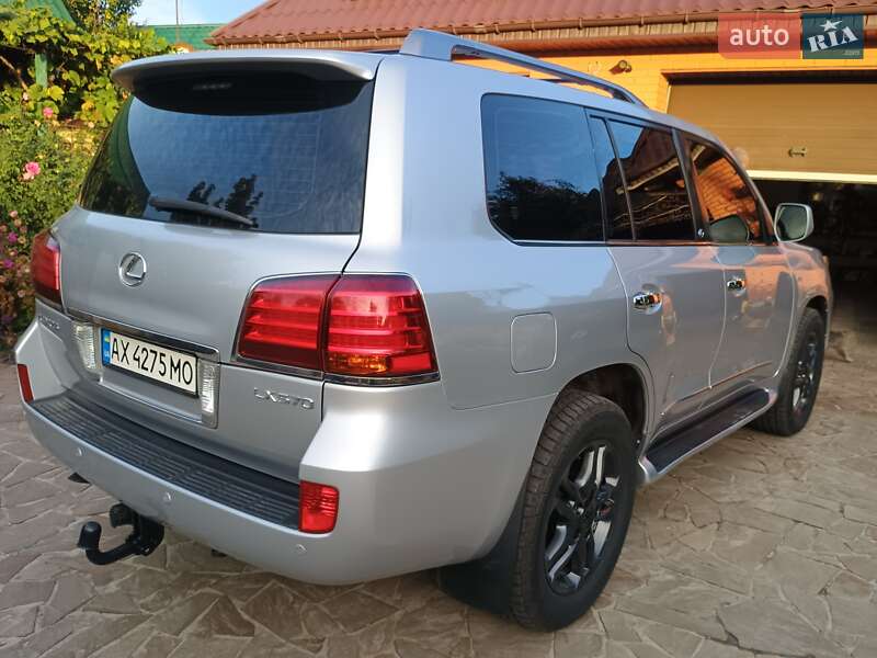 Внедорожник / Кроссовер Lexus LX 2008 в 