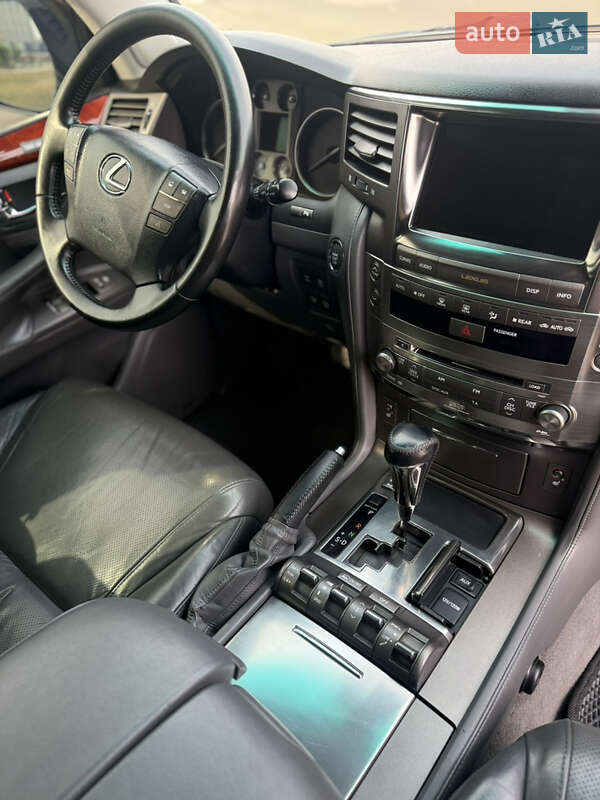 Позашляховик / Кросовер Lexus LX 2008 в Києві