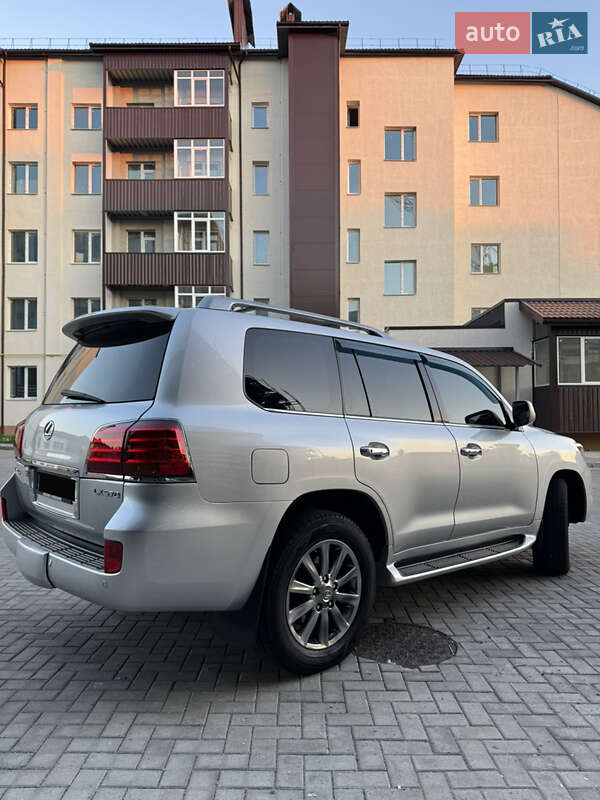 Позашляховик / Кросовер Lexus LX 2008 в Прилуках