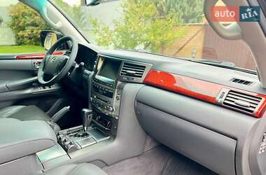 Позашляховик / Кросовер Lexus LX 2008 в 