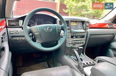 Позашляховик / Кросовер Lexus LX 2008 в 