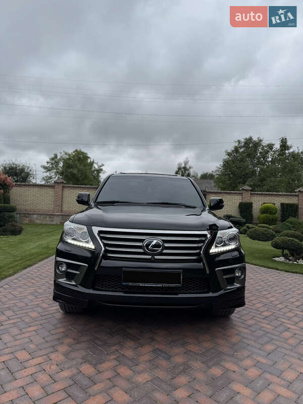 Внедорожник / Кроссовер Lexus LX 2014 в Сарнах