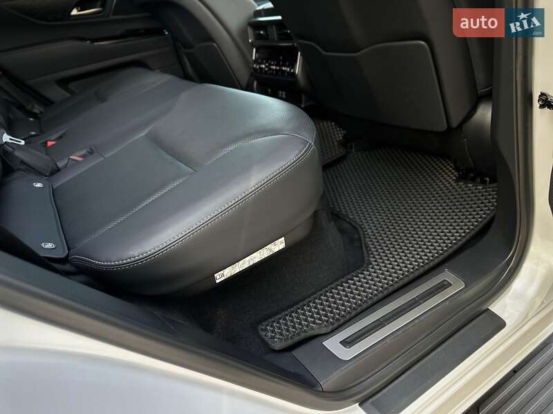 Внедорожник / Кроссовер Lexus LX 2022 в Киеве