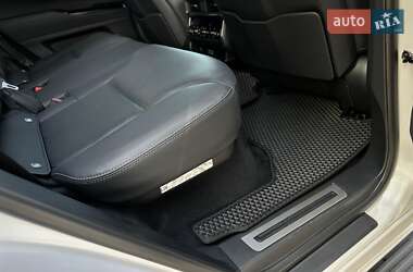 Позашляховик / Кросовер Lexus LX 2022 в 